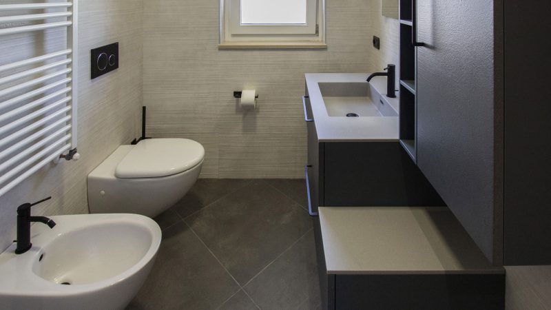 Bagno moderno progetto Casa CC, seconda vista
